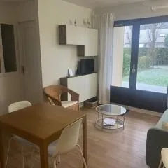 Appartement lumineux en rez-de- jardin