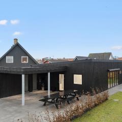 4 Bedroom Nice Home In Hadsund