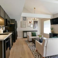 Tee Time Fairway View and Coffee Bar with Loft