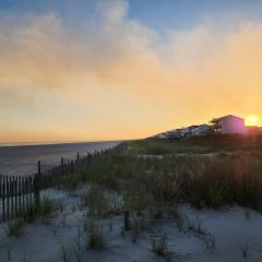 Family & Pet Friendly Beach Home-Private Beach Access