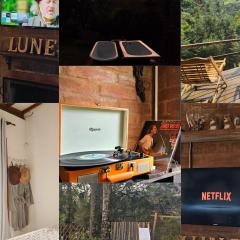 Chalé LuNê Vista para a Montanha , Banheira Imersão Externa e Lareira