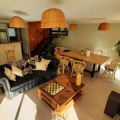 casa con pileta en acantilados mar del plata