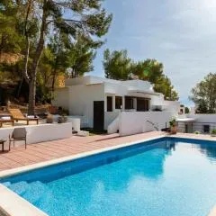 Can Daniel Relax & Enjoy Villa