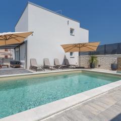 Apartment BARBARA with private pool