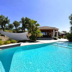 Villa Azur climatisée pour 6 personnes avec piscine et belle vue mer à La Londe les Maures