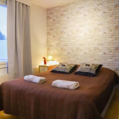 A quiet triangle apartment next to best bus connections