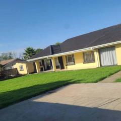 Mabelreign Holiday Home Hot Water & Electricity