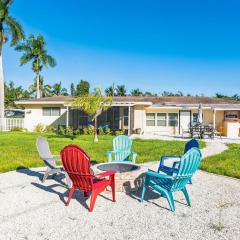 Riverside Retreat: Deck Bar, FirePit, Boat Parking