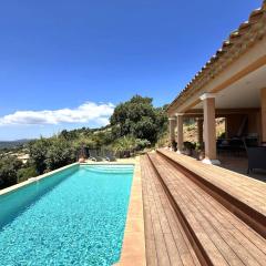 Villa Blue Hill pour 6 personnes avec piscine privée et vue mer à La Londe-Les-Maures