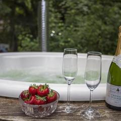 Holiday Home With A Wilderness Bath, Only 100 Meters From The Lovely Beach