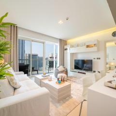 Blue Breeze - Modern Apt with Partial Marina Views & Balcony