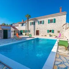 Villa Petrovi Dvori ZadarVillas