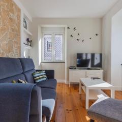 Comfort & Bright Apartment by LovelyStay