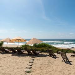 Casa Mariposa Beach Hotel