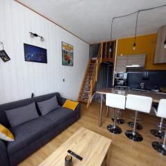 Studio rénové au pied des pistes, idéal pour 4 pers, avec WiFi, animaux acceptés, casier à skis inclus - FR-1-787-54