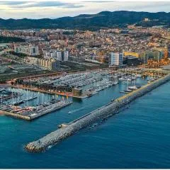 Ap4Us B1 - Apartment for us - Sightseeing & Beach near to Barcelona