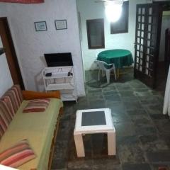 Cambury-100m do mar-central-5 a 6 pessoas-Ar condic-Internet-Estacion-C02