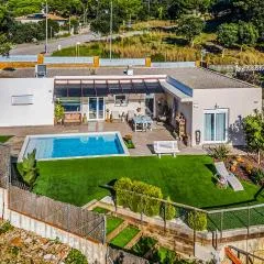 Stunning Home In Tordera With Wifi