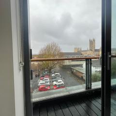 City Centre flat with Balcony