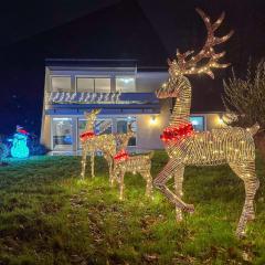 Villa avec piscine, Cinéma, terrain privé
