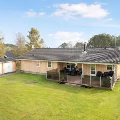 Lovely New Cottage Near Beach, Forest And Town