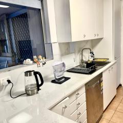 Cozy room near CBD airport