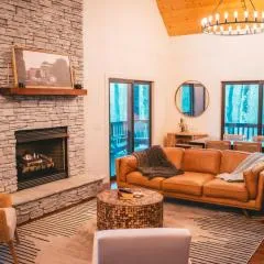 Cozy Mountain-top Cabin Home