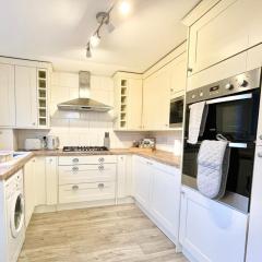 Haven lovely home just off M20 in great area & parking