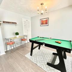 Large home near shops and resturants in lovely area wt parking