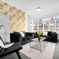 Stylish 3 Bedroom House - Parking - Garden - Great Barr - Netflix - Top Rated -121J