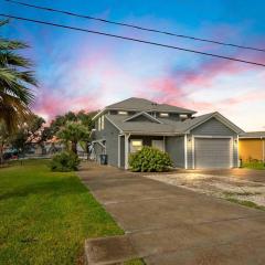 4 Br Home On The Water Private Pool Dog Friendly