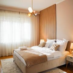 Ami's Corner Lovely Family and Couple's home