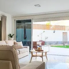 4-bedroom Villa Los Corales with Jacuzzi, Garden, close to everything