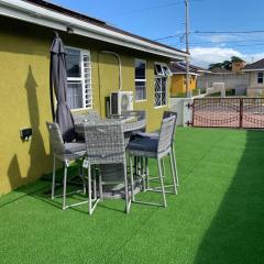 Harbour Oasis Retreat - Charming 2 Bedroom House