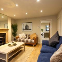 The Annadale - Luxury 3 bd House - Gold Short Term Stays