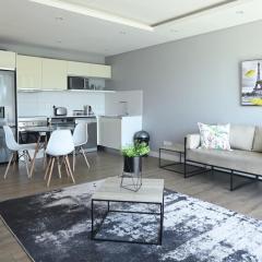 Modern One Bedroom In The Warwick