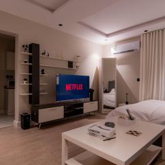 استديو فندقي ومودرن بمدخل ذاتي بجانب البوليڤارد