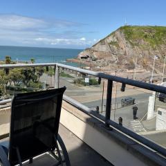 2 Bed Ilfracombe Seafront Apartment with stunning views