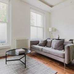 Blueground Bayswater furnished decorated LON-592