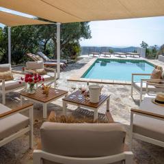 Villa Mimosa, climatisée avec Piscine et Vue Mer pour 10 personnes à La Londe-Les-Maures