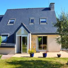 Villa 3 étoiles à 400m de la grande plage de Trestraou à Perros-Guirec - Réf 851