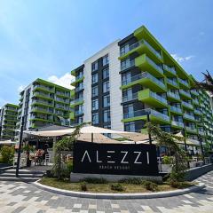 Crystal Breeze - Pool & Spa Beach Resort