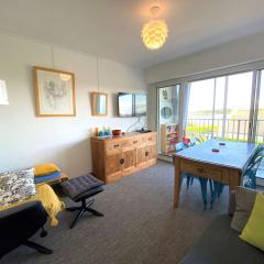 Appartement VUE MER avec WIFI, loggia, au centre de TREGASTEL - Réf 92