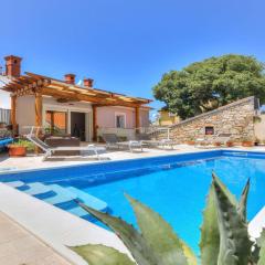 Traumhafte Villa nur 300 Meter zum Strand mit beheiztem Pool, Whirlpool, Kicker, Grill