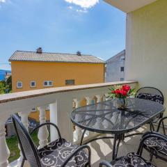 Komfortables Apartment nur 500 Meter zum Strand mit Meerblick, Klima, privatem Balkon