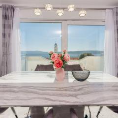 Exquisites Apartment nur 350 Meter zum Strand mit herrlichem Meerblick, Privatparkplatz, WiFi