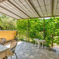 Reizendes Apartment mit Meerblick, privater Terrasse, Sonnenschutz, Waschmaschine