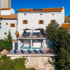 Modernes Apartment mit Panoramablick, Pool - inmitten von historischem Zentrum