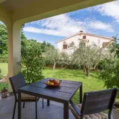 Hundefreundliches Paradies mit Pool, Spielplatz, Grillbereich, privater Terrasse