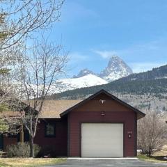 Creek Resort Circle 2